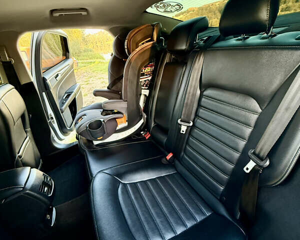 Белый Форд Фьюжн, объемом двигателя 2 л и пробегом 155 тыс. км за 14300 $, фото 22 на Automoto.ua