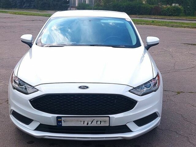 Белый Форд Фьюжн, объемом двигателя 2 л и пробегом 120 тыс. км за 14000 $, фото 4 на Automoto.ua