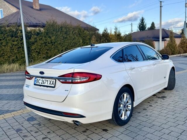 Белый Форд Фьюжн, объемом двигателя 2 л и пробегом 111 тыс. км за 14000 $, фото 4 на Automoto.ua