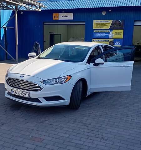 Білий Форд Фьюжен, об'ємом двигуна 1.5 л та пробігом 70 тис. км за 14000 $, фото 2 на Automoto.ua