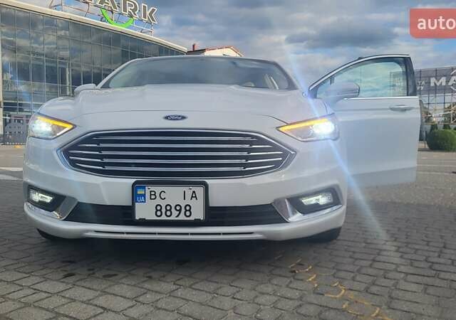 Форд Фьюжн 2017 в Львове на Automoto.ua Белый Форд Фьюжн, объемом двигателя 2 л и пробегом 133 тыс. км за 15500 $, фото 5 на Automoto.ua