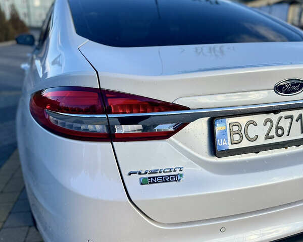 Белый Форд Фьюжн, объемом двигателя 2 л и пробегом 110 тыс. км за 14000 $, фото 10 на Automoto.ua