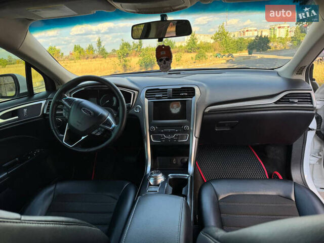 Білий Форд Фьюжен, об'ємом двигуна 2.5 л та пробігом 109 тис. км за 13200 $, фото 25 на Automoto.ua