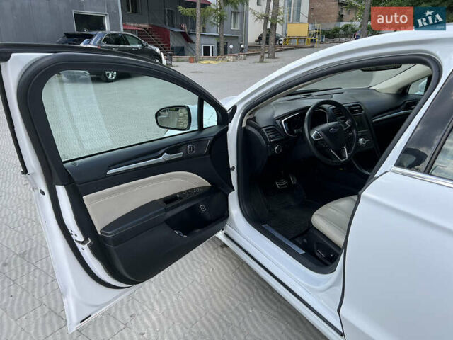 Білий Форд Фьюжен, об'ємом двигуна 2 л та пробігом 183 тис. км за 14500 $, фото 20 на Automoto.ua