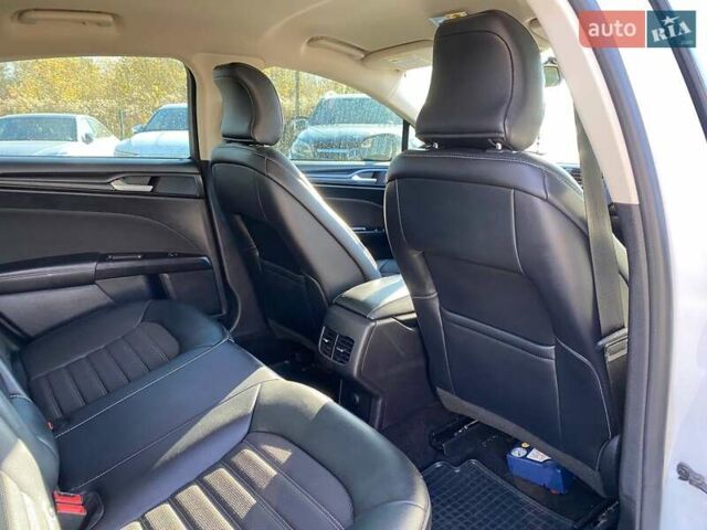Білий Форд Фьюжен, об'ємом двигуна 1.5 л та пробігом 14 тис. км за 13600 $, фото 22 на Automoto.ua