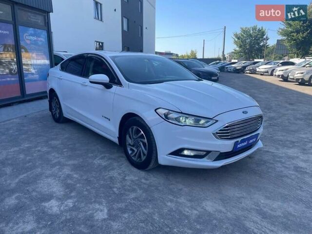 Форд Фьюжн 2017 в Виннице на Automoto.ua Белый Форд Фьюжн, объемом двигателя 2 л и пробегом 143 тыс. км за 16200 $, фото 2 на Automoto.ua