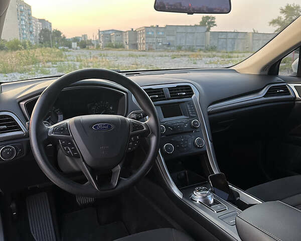 Форд Фьюжн 2017 в Днепре (Днепропетровске) на Automoto.ua Белый Форд Фьюжн, объемом двигателя 2.5 л и пробегом 119 тыс. км за 13700 $, фото 6 на Automoto.ua