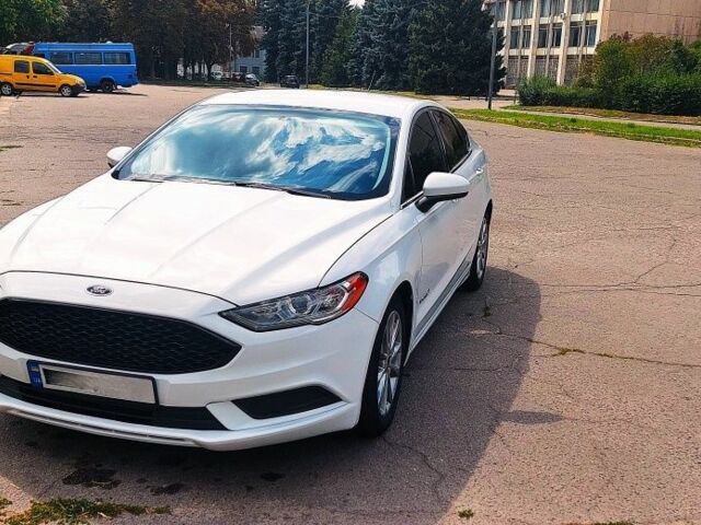 Белый Форд Фьюжн, объемом двигателя 2 л и пробегом 120 тыс. км за 14000 $, фото 5 на Automoto.ua