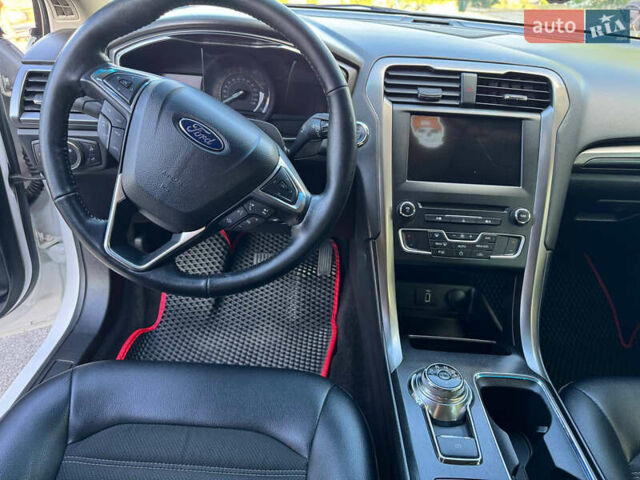 Білий Форд Фьюжен, об'ємом двигуна 2.5 л та пробігом 109 тис. км за 13200 $, фото 38 на Automoto.ua