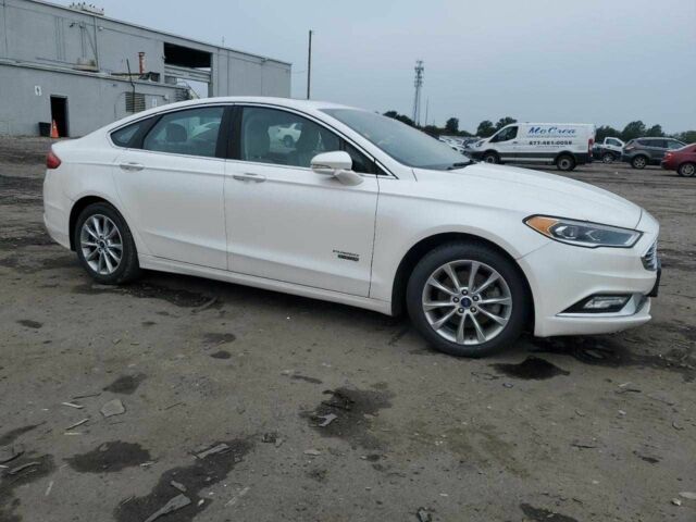 Белый Форд Фьюжн, объемом двигателя 2 л и пробегом 160 тыс. км за 2300 $, фото 3 на Automoto.ua