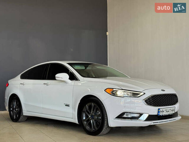 Белый Форд Фьюжн, объемом двигателя 2 л и пробегом 160 тыс. км за 16900 $, фото 1 на Automoto.ua