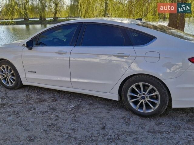 Белый Форд Фьюжн, объемом двигателя 2 л и пробегом 176 тыс. км за 13950 $, фото 6 на Automoto.ua