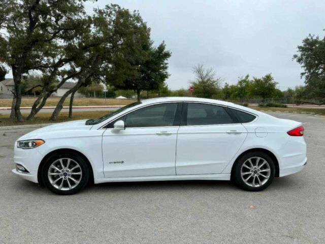 Белый Форд Фьюжн, объемом двигателя 2 л и пробегом 52 тыс. км за 2700 $, фото 3 на Automoto.ua