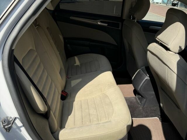 Білий Форд Фьюжен, об'ємом двигуна 2.5 л та пробігом 255 тис. км за 10900 $, фото 4 на Automoto.ua