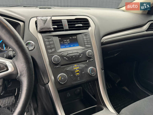 Білий Форд Фьюжен, об'ємом двигуна 2.5 л та пробігом 252 тис. км за 9400 $, фото 38 на Automoto.ua