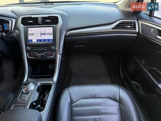 Белый Форд Фьюжн, объемом двигателя 2 л и пробегом 182 тыс. км за 15650 $, фото 27 на Automoto.ua