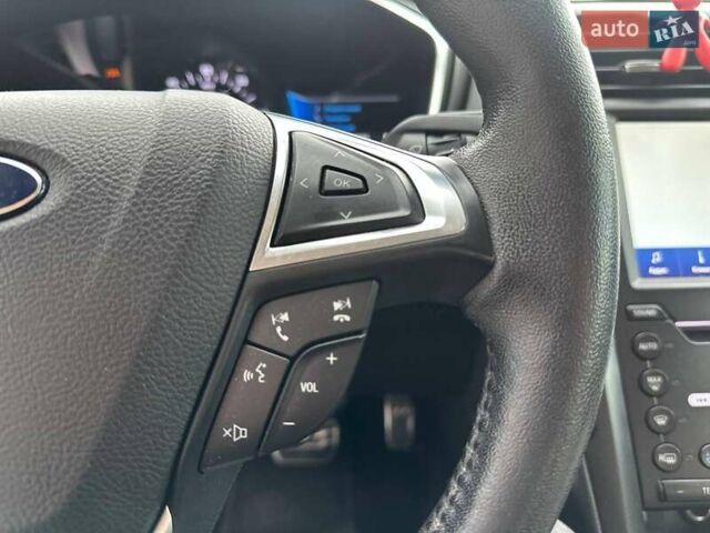 Белый Форд Фьюжн, объемом двигателя 2 л и пробегом 65 тыс. км за 17290 $, фото 23 на Automoto.ua