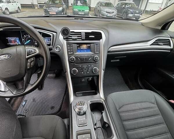 Белый Форд Фьюжн, объемом двигателя 2 л и пробегом 142 тыс. км за 14000 $, фото 3 на Automoto.ua