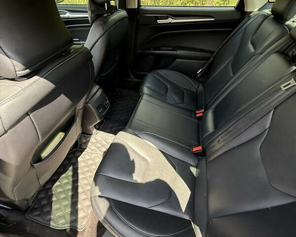 Белый Форд Фьюжн, объемом двигателя 2 л и пробегом 170 тыс. км за 13000 $, фото 6 на Automoto.ua