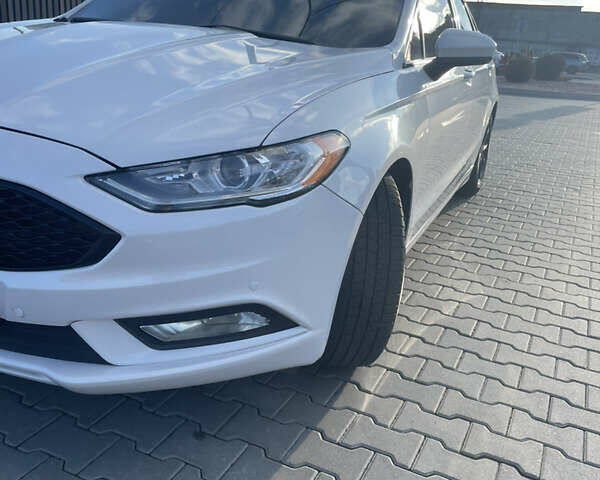 Белый Форд Фьюжн, объемом двигателя 2.49 л и пробегом 170 тыс. км за 11300 $, фото 3 на Automoto.ua