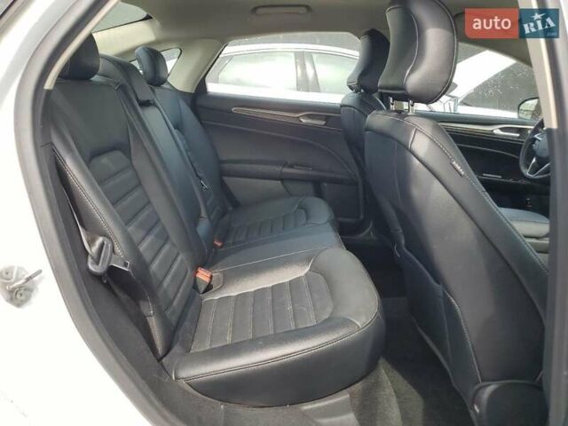 Белый Форд Фьюжн, объемом двигателя 0 л и пробегом 88 тыс. км за 1700 $, фото 9 на Automoto.ua