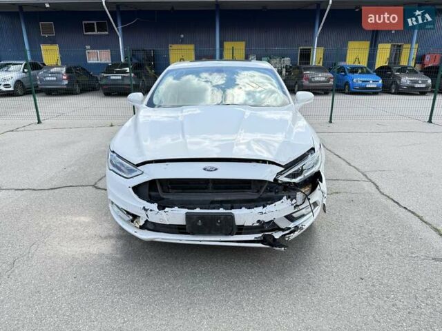 Білий Форд Фьюжен, об'ємом двигуна 2 л та пробігом 138 тис. км за 11500 $, фото 1 на Automoto.ua