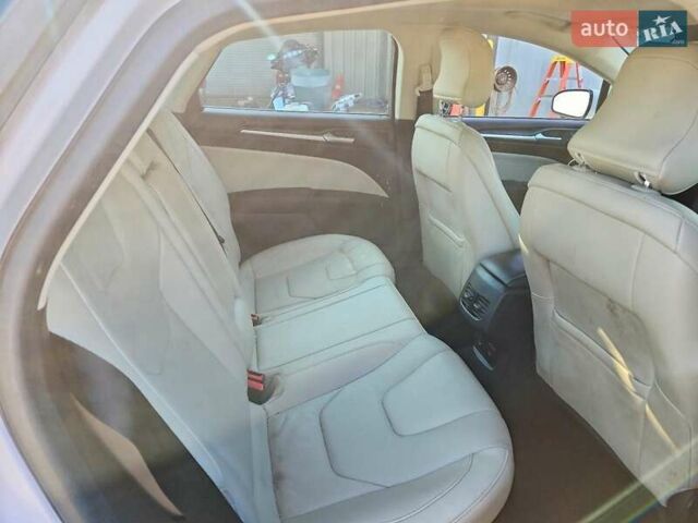 Белый Форд Фьюжн, объемом двигателя 2 л и пробегом 66 тыс. км за 2000 $, фото 9 на Automoto.ua