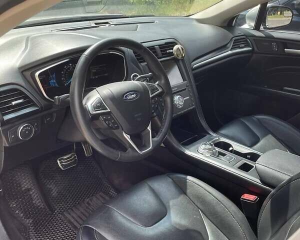 Білий Форд Фьюжен, об'ємом двигуна 2.7 л та пробігом 132 тис. км за 11700 $, фото 4 на Automoto.ua