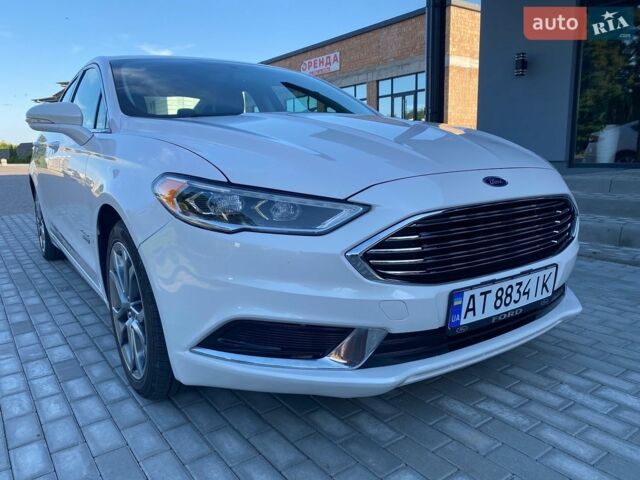 Білий Форд Фьюжен, об'ємом двигуна 2 л та пробігом 77 тис. км за 14500 $, фото 3 на Automoto.ua