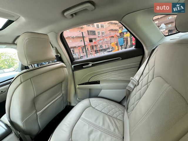 Белый Форд Фьюжн, объемом двигателя 2 л и пробегом 120 тыс. км за 15800 $, фото 7 на Automoto.ua