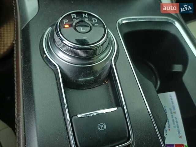 Білий Форд Фьюжен, об'ємом двигуна 2 л та пробігом 127 тис. км за 16000 $, фото 20 на Automoto.ua