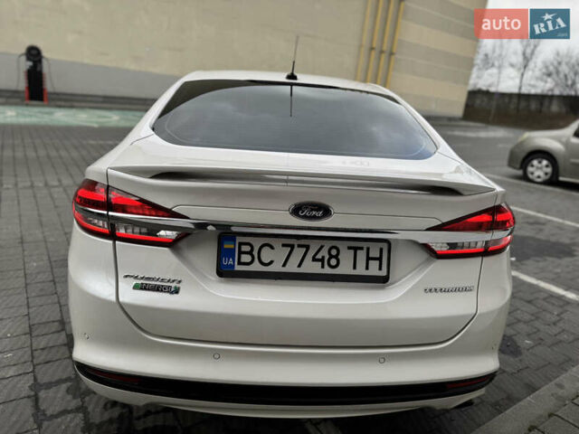 Білий Форд Фьюжен, об'ємом двигуна 2 л та пробігом 187 тис. км за 15000 $, фото 7 на Automoto.ua