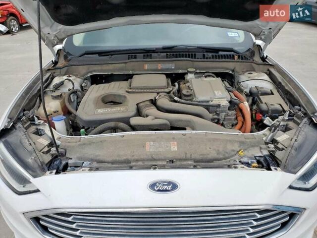 Білий Форд Фьюжен, об'ємом двигуна 2 л та пробігом 132 тис. км за 2500 $, фото 10 на Automoto.ua