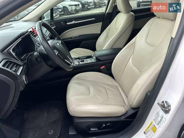 Белый Форд Фьюжн, объемом двигателя 2 л и пробегом 65 тыс. км за 17290 $, фото 20 на Automoto.ua