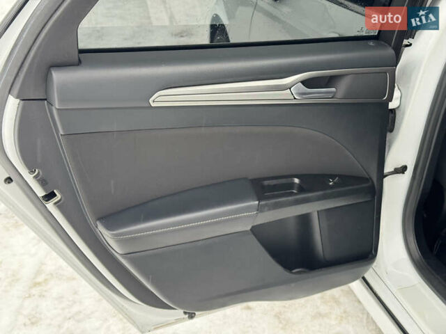 Білий Форд Фьюжен, об'ємом двигуна 2.5 л та пробігом 252 тис. км за 9400 $, фото 40 на Automoto.ua