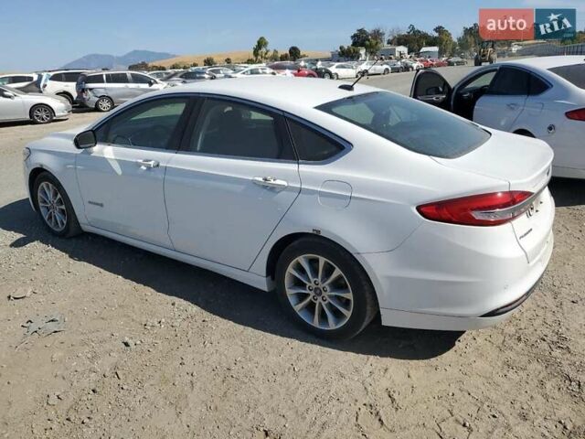 Белый Форд Фьюжн, объемом двигателя 2 л и пробегом 67 тыс. км за 2600 $, фото 1 на Automoto.ua