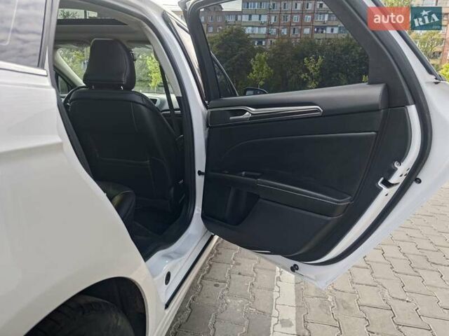 Форд Фьюжн 2017 в Кривом Роге на Automoto.ua Белый Форд Фьюжн, объемом двигателя 2 л и пробегом 97 тыс. км за 15800 $, фото 14 на Automoto.ua