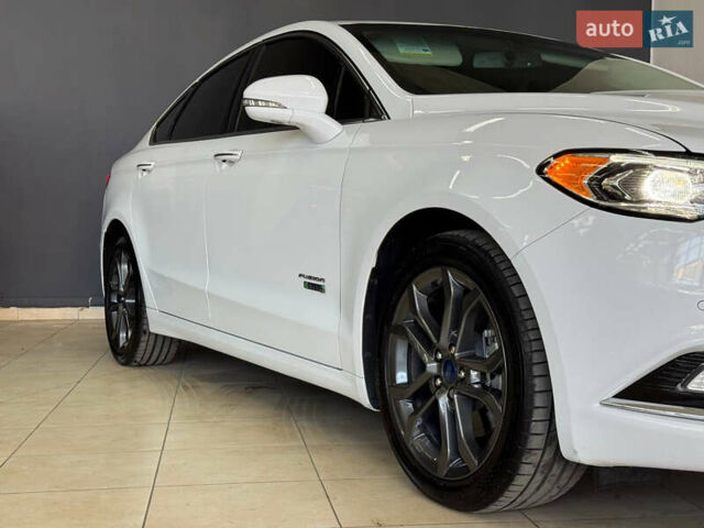 Белый Форд Фьюжн, объемом двигателя 2 л и пробегом 160 тыс. км за 16900 $, фото 7 на Automoto.ua