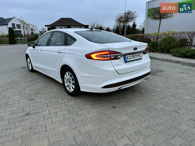 Белый Форд Фьюжн, объемом двигателя 2.49 л и пробегом 130 тыс. км за 12000 $, фото 1 на Automoto.ua