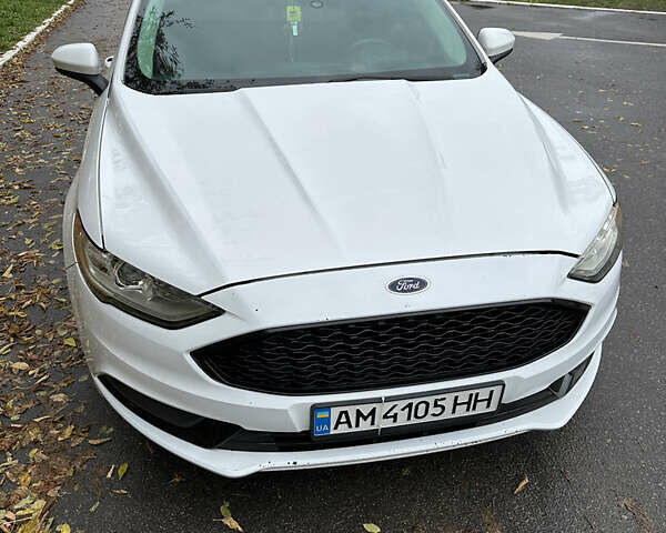 Білий Форд Фьюжен, об'ємом двигуна 2 л та пробігом 108 тис. км за 13500 $, фото 1 на Automoto.ua