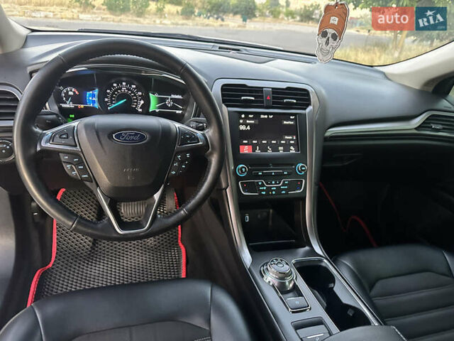 Білий Форд Фьюжен, об'ємом двигуна 2.5 л та пробігом 109 тис. км за 13200 $, фото 33 на Automoto.ua