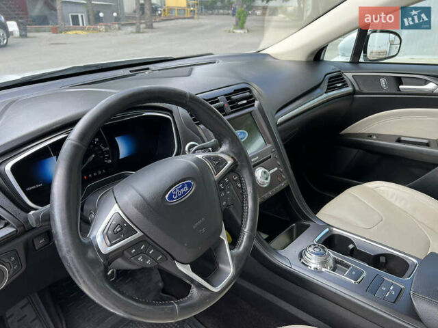 Білий Форд Фьюжен, об'ємом двигуна 2 л та пробігом 183 тис. км за 14500 $, фото 10 на Automoto.ua