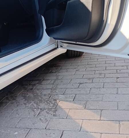 Білий Форд Фьюжен, об'ємом двигуна 1.5 л та пробігом 70 тис. км за 14000 $, фото 15 на Automoto.ua