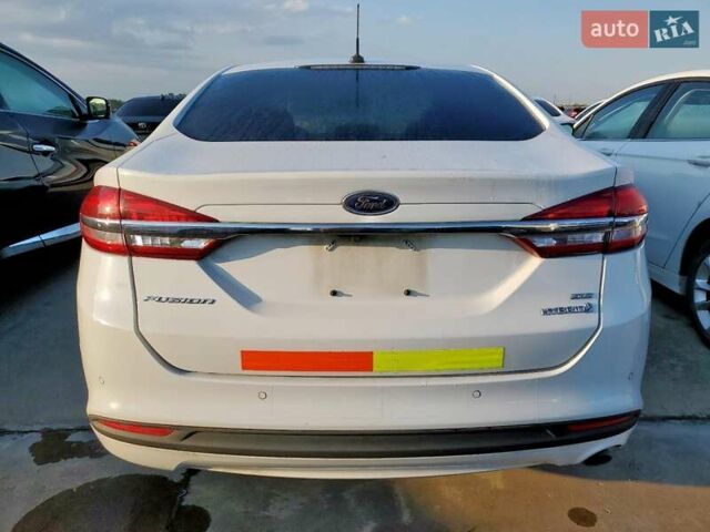 Білий Форд Фьюжен, об'ємом двигуна 2 л та пробігом 132 тис. км за 2500 $, фото 5 на Automoto.ua