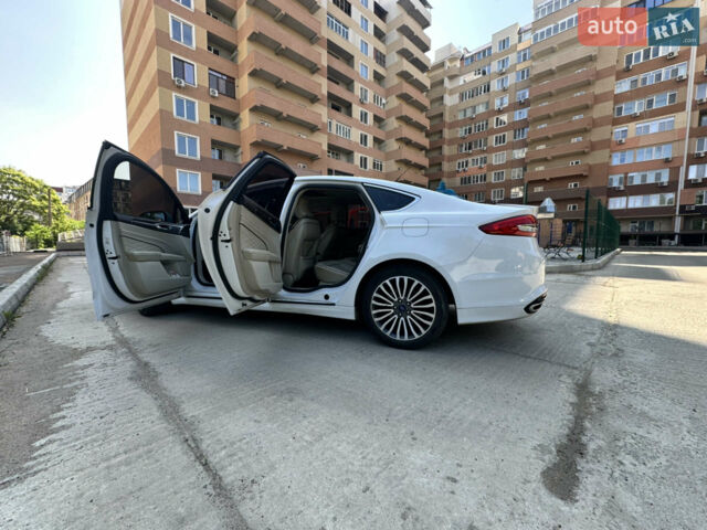 Белый Форд Фьюжн, объемом двигателя 2 л и пробегом 120 тыс. км за 13400 $, фото 4 на Automoto.ua
