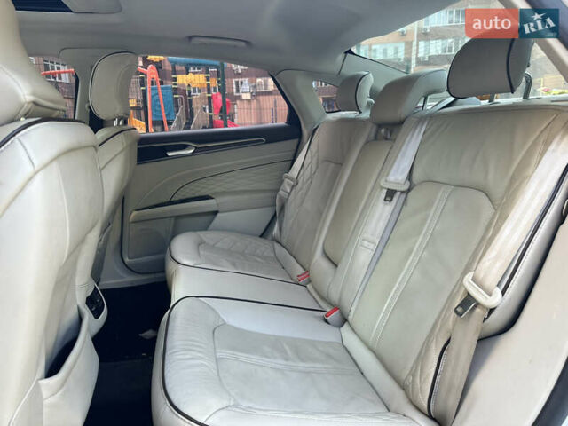 Белый Форд Фьюжн, объемом двигателя 2 л и пробегом 120 тыс. км за 15800 $, фото 10 на Automoto.ua