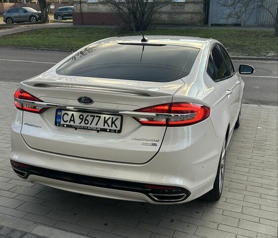 Белый Форд Фьюжн, объемом двигателя 2 л и пробегом 141 тыс. км за 12900 $, фото 6 на Automoto.ua