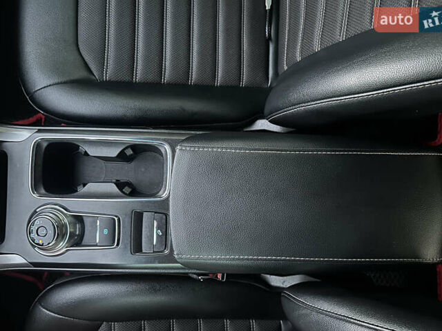 Білий Форд Фьюжен, об'ємом двигуна 2.5 л та пробігом 109 тис. км за 13200 $, фото 35 на Automoto.ua