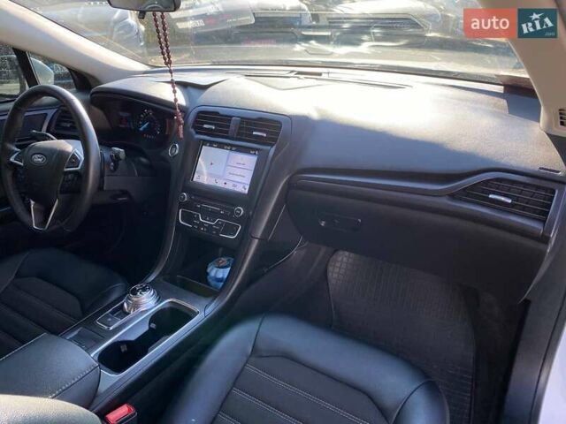 Білий Форд Фьюжен, об'ємом двигуна 1.5 л та пробігом 14 тис. км за 13600 $, фото 8 на Automoto.ua