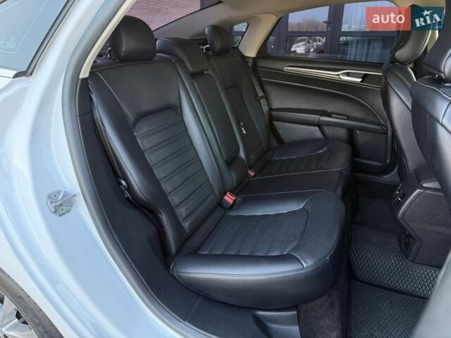 Белый Форд Фьюжн, объемом двигателя 2 л и пробегом 182 тыс. км за 15650 $, фото 44 на Automoto.ua